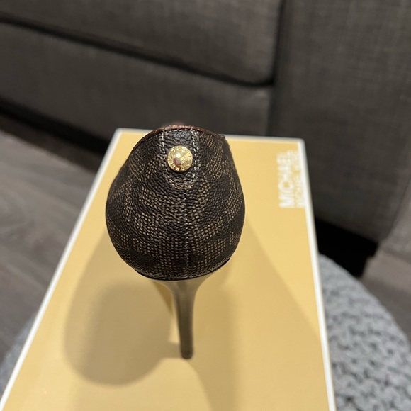 Michael Kors - Picture 3 of 4